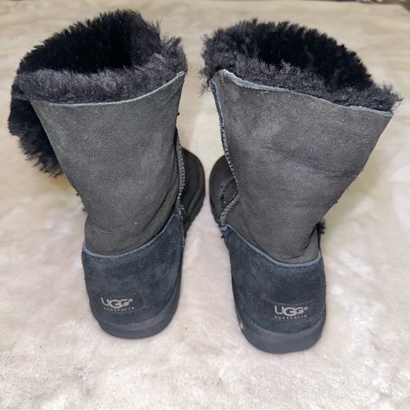 UGG Australia Black Suede Leather Bailey Button Boots Size 7 - Picture 12 of 16